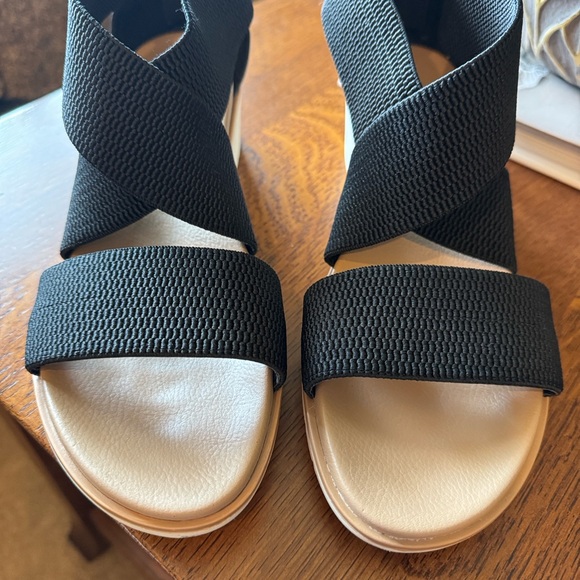 Women's Black Wedge Sandals. New - Picture 3 of 6